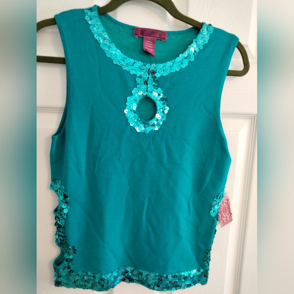 Kaisely Women's Size L Top With Sequin Accents Cut Out At Neck Line